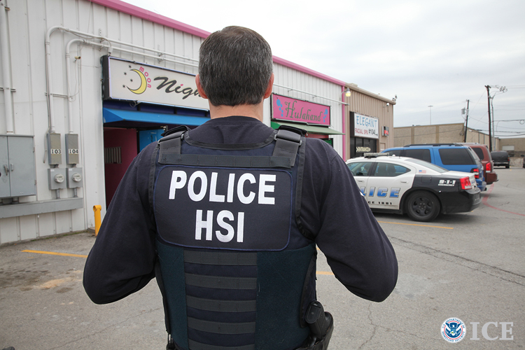 Hsi Dallas Pd Serve Search Warrants At 10 Dallas Massage Parlors Ice 