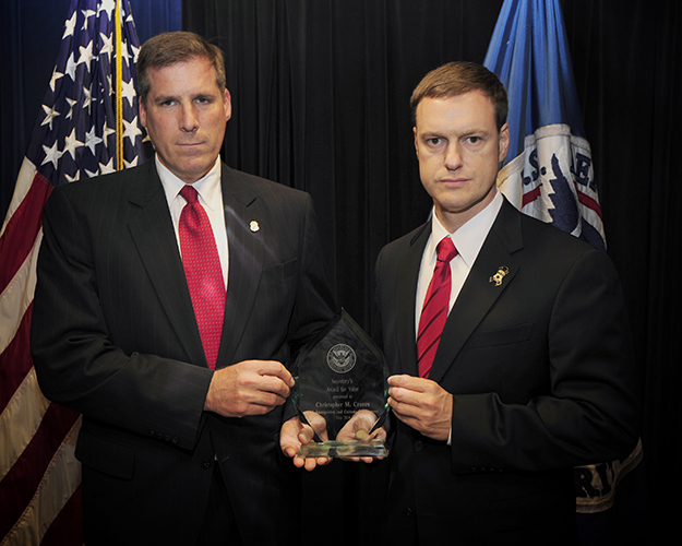 ICE employees receive DHS Secretary's Award for Valor